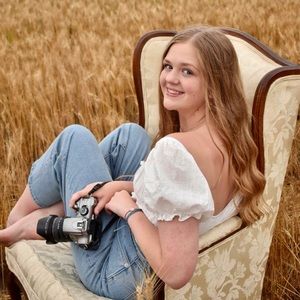 Meet your Posher, Ava